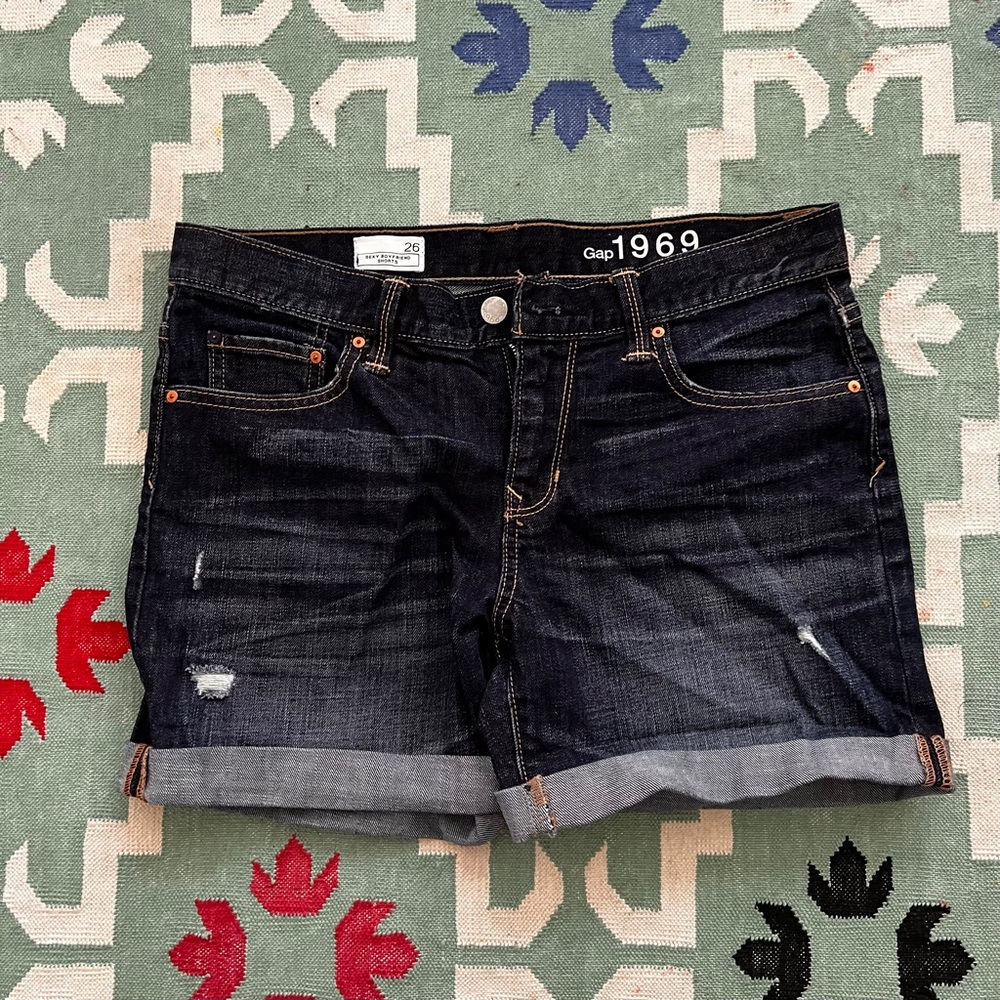 Indigo boyfriend shorts